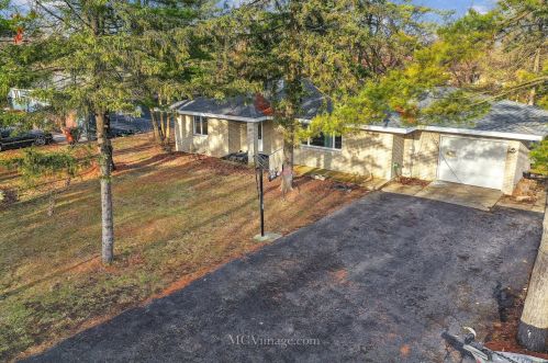 26 Park Rd, Joliet, IL 60433-9705