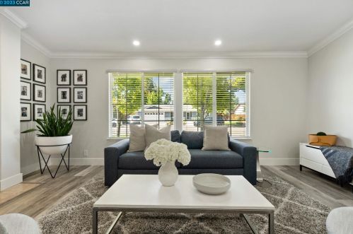 2042 Mars Rd, Livermore, CA 94550-6313