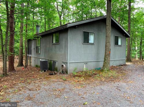 68 Bob White Ln, Hedgesville, WV 25427-7020