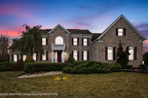 22 Grant Dr, Upper Freehold Township, NJ 08514-1625