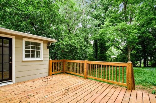 1678 Bridgeport Dr, Atlanta GA  30318-3332 exterior