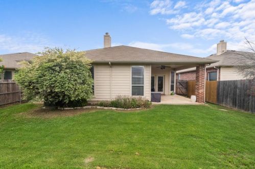 6108 Kristen Dr, Fort Worth TX  76131-1281 exterior