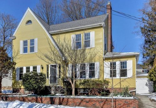 12 Vassar Ave, Providence, RI 02906-3420