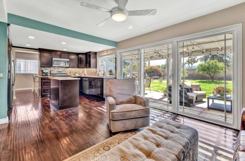 6236 Woodsboro Ave, Anaheim CA  92807-2347 exterior