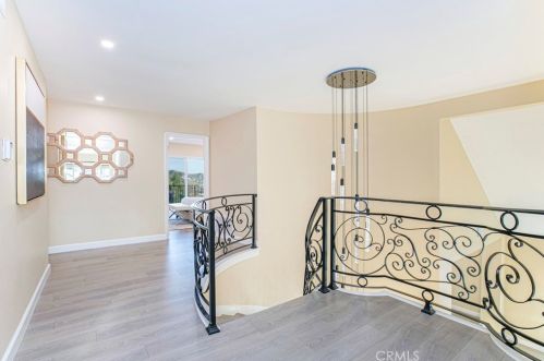 815 Moorside Dr, Glendale CA  91207-1135 exterior