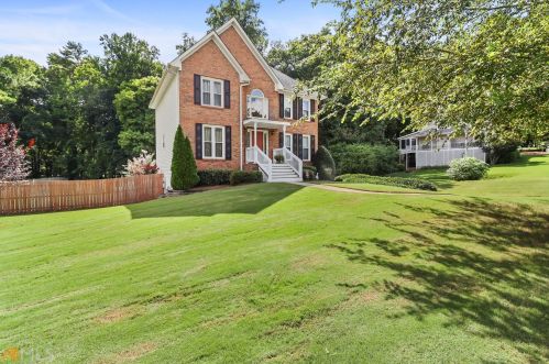 60 Springfield Dr, Newnan, GA 30265-2012