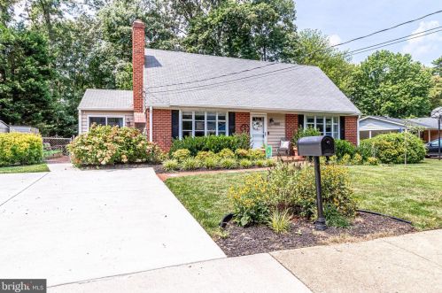 6820 Ontario St, Springfield, VA 22152-3340