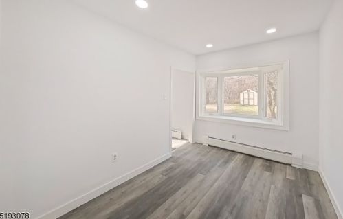 76 Passaic Ave, Paterson NJ  07506-1406 exterior