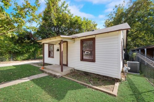 3920 4th St, Fort Worth TX  76107-2016 exterior