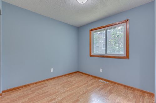 4464 Cinnamon Ridge Trl, Saint Paul MN  55122-2385 exterior