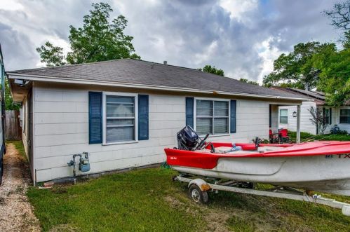 420 Farrer St, Angleton TX 77515-5027 exterior