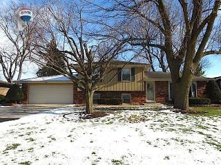 512 Parkshore Dr, Joliet, IL 60404-9726