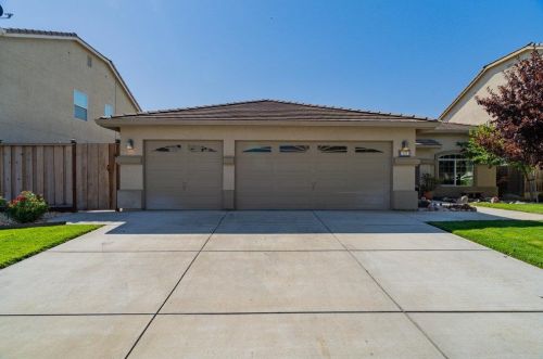 777 Tamarack Way, Los Banos, CA 93635-6203