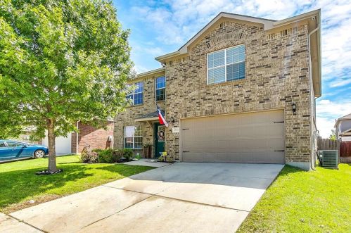 10016 Chrysalis Dr, Fort Worth, TX 76131-4295