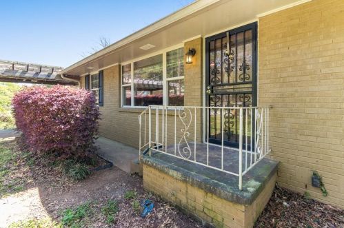 95 Bromack Dr, Atlanta GA  30315-6544 exterior