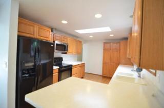 10035 169th Ave, Redmond, WA 98052-3112