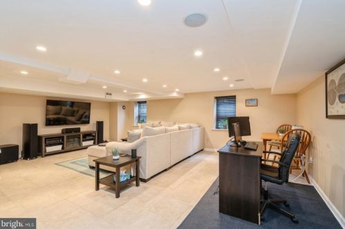 16 Renfrew Ave, Trenton NJ  08618-3334 exterior