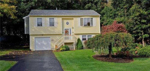 24 Nardolillo St, Providence, RI 02919-5917