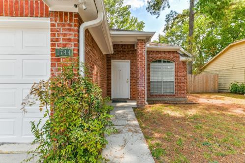 1744 Hazelwood St, Conroe TX  77301-4031 exterior