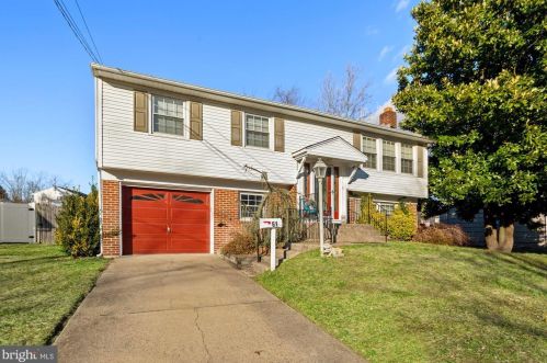 61 Greenwood Dr, Blenheim, NJ 08012-2166