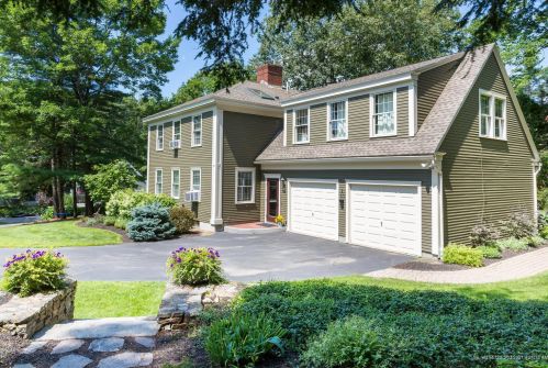64 Glen Rd, Yarmouth, ME 04096-8135