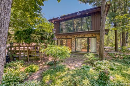 2740 Edgewood Ln, Bannockburn IL  60015-1617 exterior