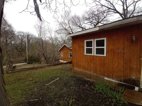 38563 Hillandale Dr, Spring Grove, IL 60081-9035