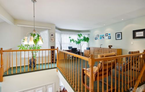 62 Springwood Ct, Princeton NJ  08540-9404 exterior