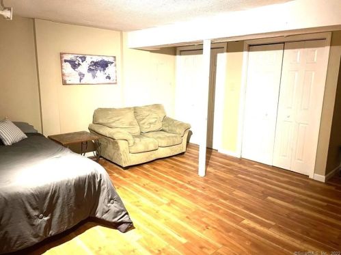 91 Riverview Rd, Niantic CT  06357-1129 exterior