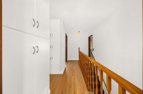 231 Sleepy Holw Dr, Glendale CA 91206-4727 exterior