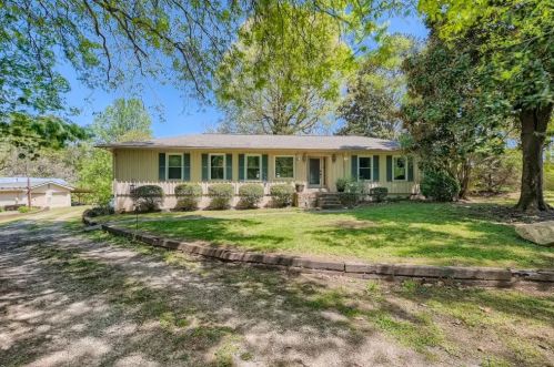171 County Rd, Marietta, GA 30064-1549
