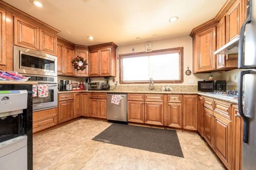 1527 Beacon Ave, Anaheim CA  92802-1313 exterior