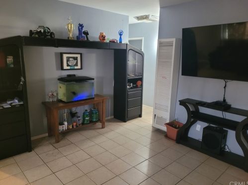 7563 Lincoln Ave, Riverside, CA 92504-4403