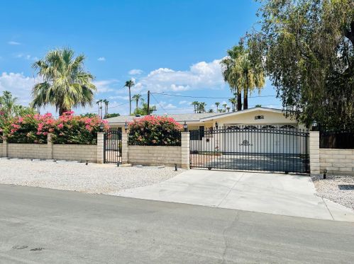 1180 Calle Marcus, Palm Springs, CA 92262-4935