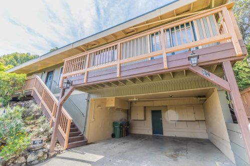 87 Chula Vista Dr, San Rafael, CA 94901-1204