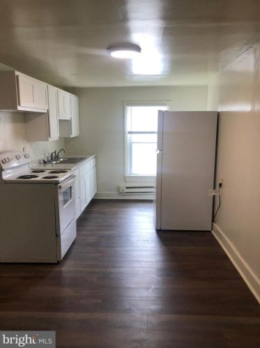 392 2nd St, Harrisburg, PA 17113-1333