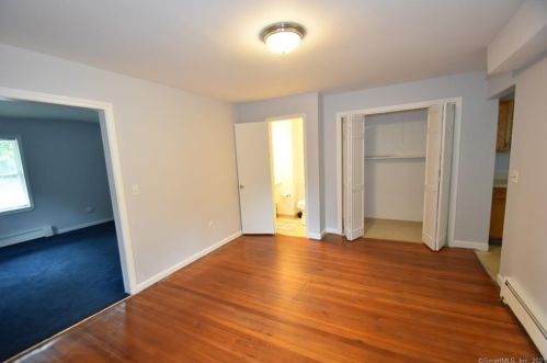 53 Mountain St, Ellington CT  06029-4138 exterior