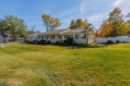 3 Farrand Dr, Parsippany, NJ 07054-2102