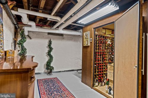 114 Kings Hwy, Tavistock NJ 08033-1981 exterior