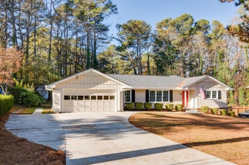 473 James St, Lilburn, GA 30047-3035