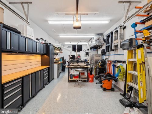 5812 Heming Ave, Springfield VA  22151-2716 exterior