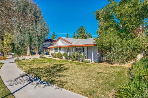 717 Grove St, Redlands, CA 92374-5469