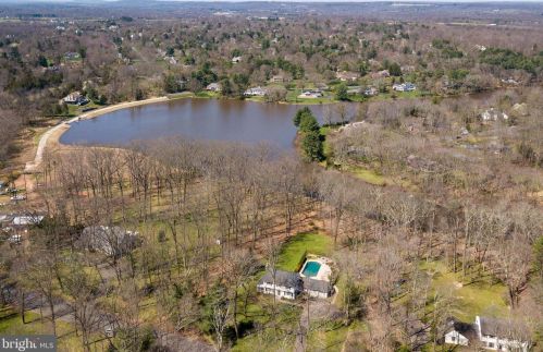 23 Honeybrook Dr, Princeton NJ  08540-7408 exterior