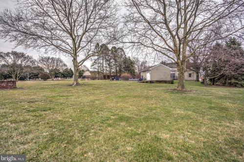 2045 Rockvale Rd, Lancaster PA  17602-1405 exterior