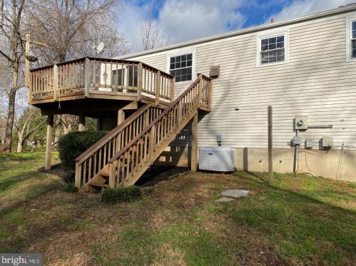10509 Cavalcade St, Great Falls, VA 22066-2430