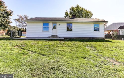 86 Victoria Ln, Lancaster PA  exterior