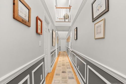 17 Carrington Dr, Greenwich CT  06831-3119 exterior