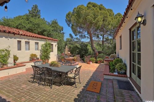 3113 Sparr Blvd, Glendale CA  91208-1829 exterior