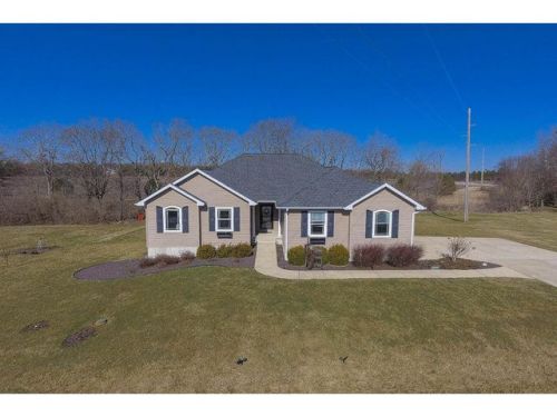 121 Cardinal Dr, Macon, IL 62544-7076