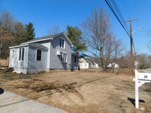 36 Kingston Rd, Plaistow, NH 03865-2214